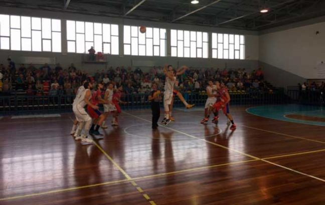 Με το αριστερό ο ΦΙΛΙΠΠΟΣ στο μπάσκετ