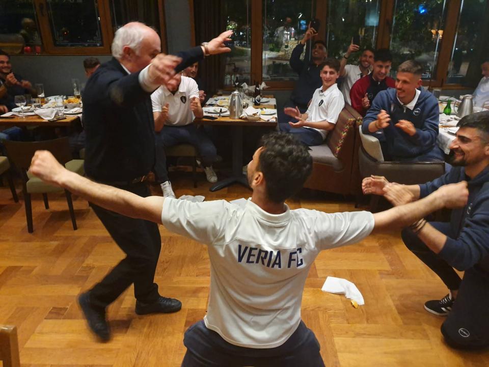 Γιορτάζουν την άνοδο οι Βεροιώτες (βίντεο - φωτο)