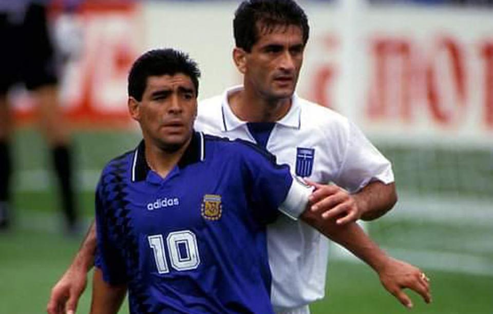 Τσαλουχίδης: "Μεγάλη τιμή που έπαιξα με τον Μαραντόνα" (φωτο - βίντεο)