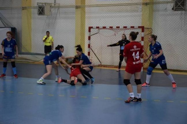 Για...φίλημα τα κορίτσια του ΦΙΛΙΠΠΟΥ - Κέρδισαν εύκολα 21-14 την Φλώρινα