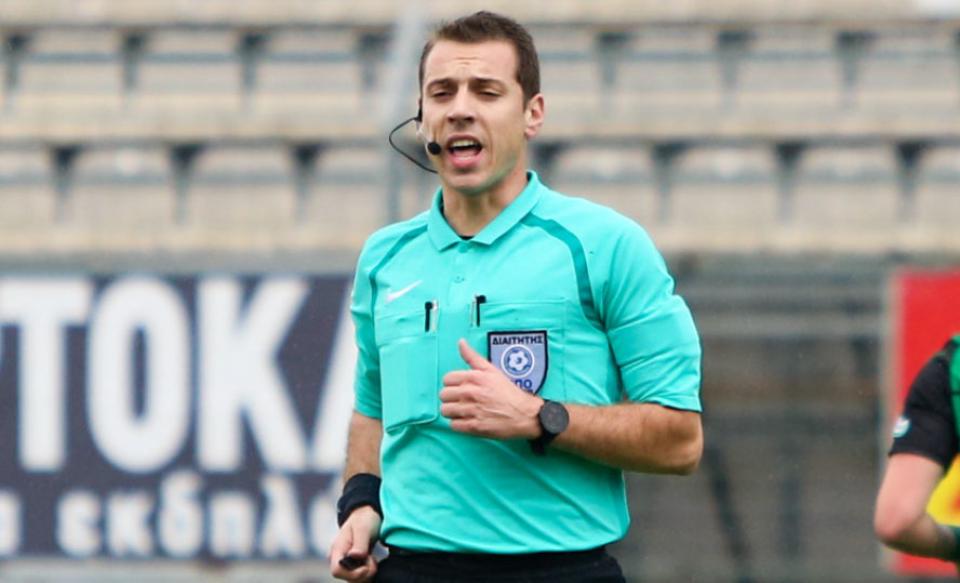 Ο Βεργέτης από την Αρκαδία "σφυρίζει" το ματς της ΒΕΡΟΙΑΣ στην Καρδίτσα