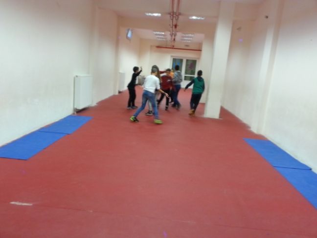 Από το μόριο στο άτομο. Βιωματική Φυσική στα Ιδιωτικά Εκπαιδευτήρια Βέροιας