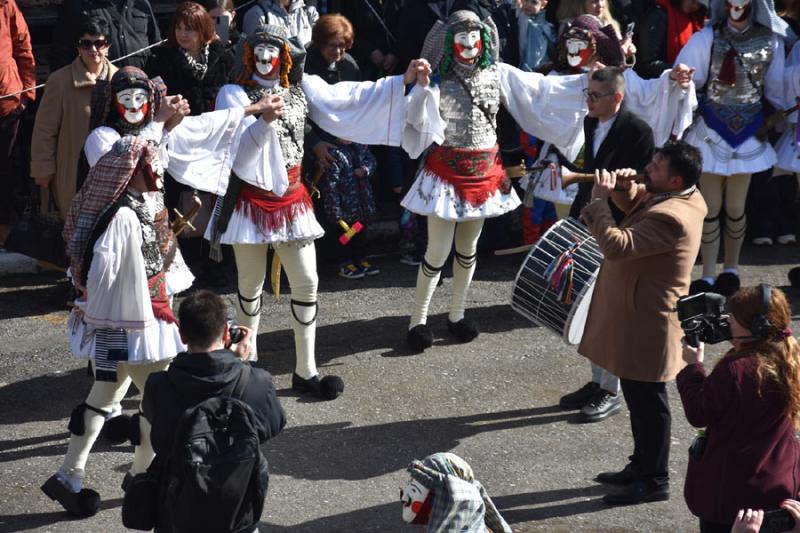 Ξεκίνησε στη Νάουσα το μοναδικό δρώμενο «Γενίτσαροι και Μπούλες»