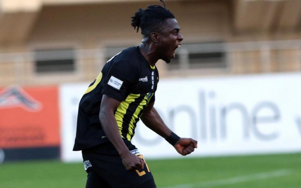 Στην "Βασίλισσα" ο Τσαρλς Κουάτενγκ (video)