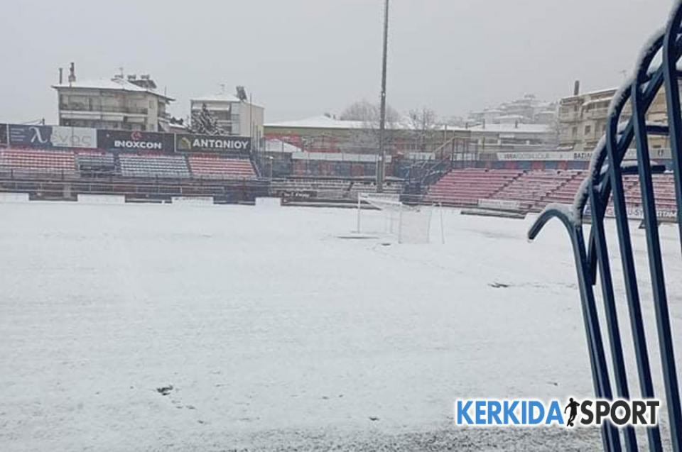 Στα "λευκά" το Δημοτικό στάδιο Βέροιας (φωτο)