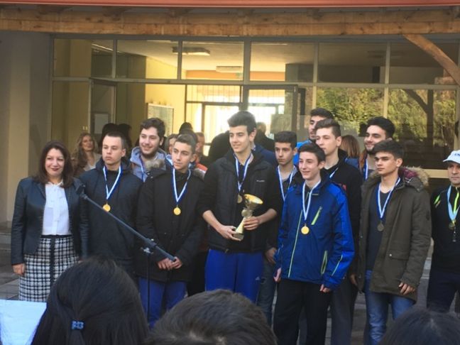 Βράβευση ομάδας μπάσκετ του 2ου ΓΕΛ Νάουσας