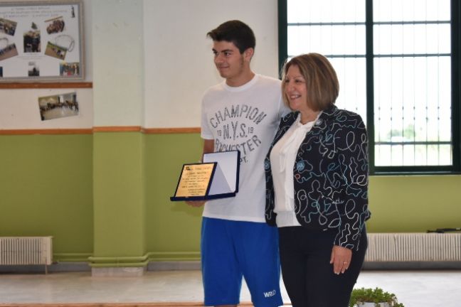 Βραβεύσεις του Σ. Θώμογλου για την πρωτιά στους Παγκόσμιους αγώνες κολύμβησης