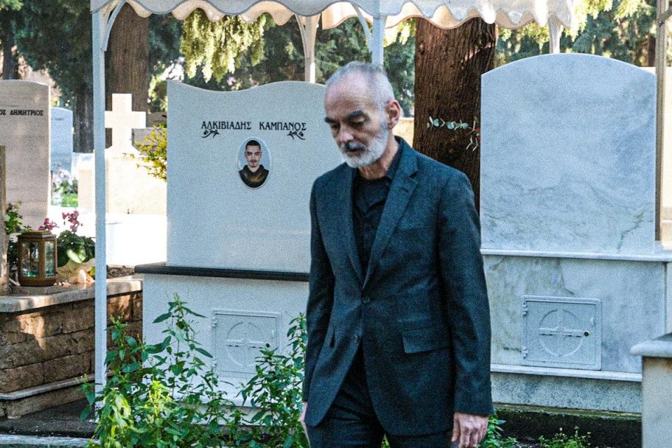 Άλκης Καμπανός - 120 δευτερόλεπτα σιωπής (video)