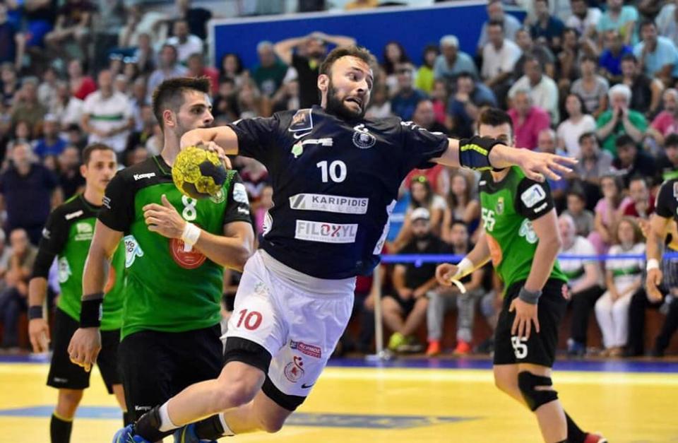 Αποσύρθηκε από την ενεργό δράση ο Μπάμπης Ανανιάδης!