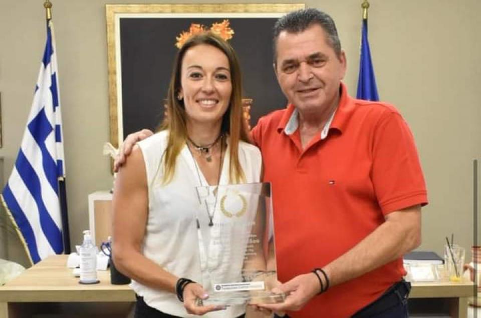 Τίμησε την Σοφία Υφαντίδου ο Κώστας Καλαϊτζίδης