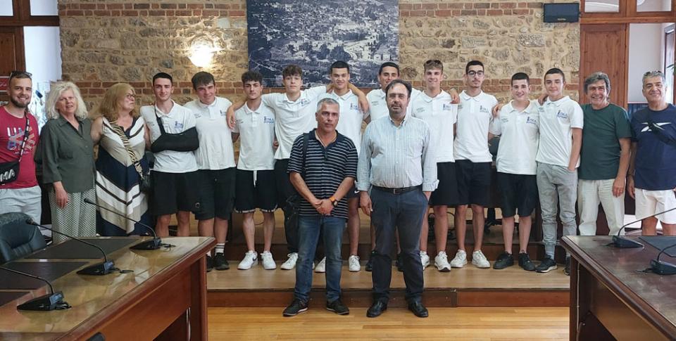 Τους "Χάλκινους" μαθητές - αθλητές χάντμπολ του 1ου ΕΠΑΛ Βέροιας υποδέχθηκε ο Δήμαρχος Βέροιας