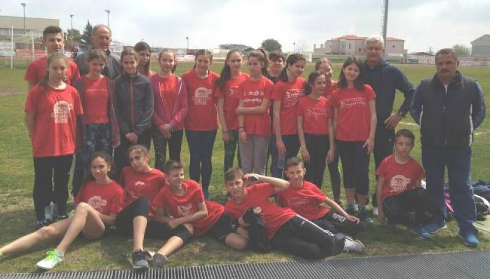 Δεκατέσσερα μετάλλια οι μικροί Βεροιώτες του στίβου