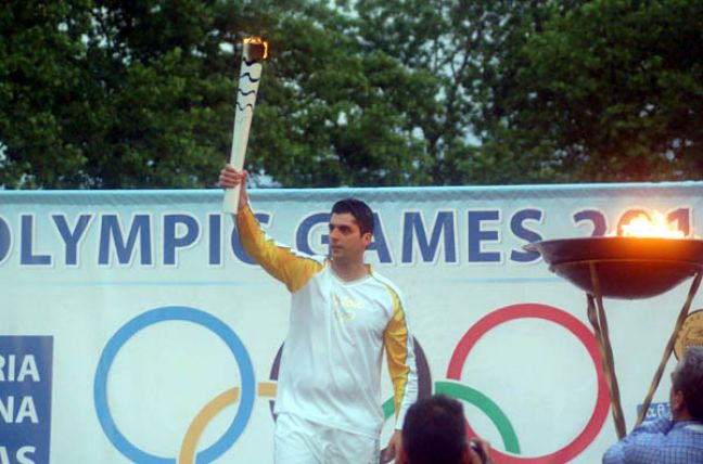 Με κάθε επισημότητα η Βέροια υποδέχθηκε την Ολυμπιακή Φλόγα!