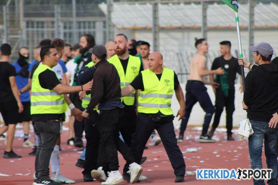 Συνελήφθη ο οπαδός του Λεβαδειακού που χτύπησε τον Πεταυράκη