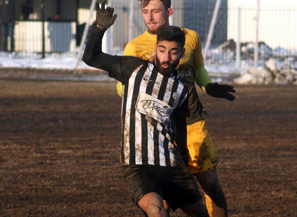 Από την Αγκαθιά... στην Κρήτη ο Μανώλης Γκελοσάνι