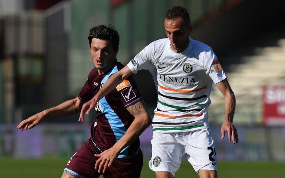 Στρώνει… το έδαφος η Βενέτσια