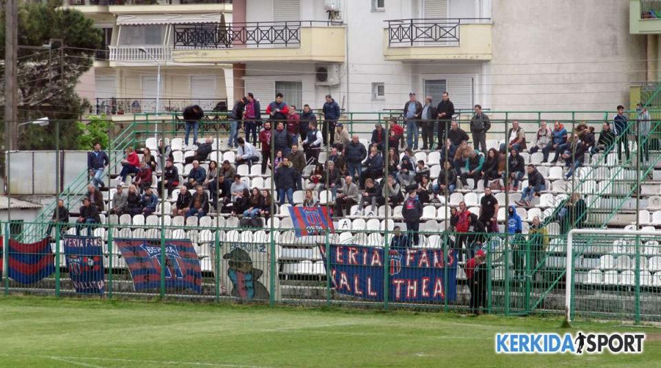 Δεν πτοήθηκαν από την καταρρακτώδη βροχή οι φίλοι της "Βασίλισσας" (video)