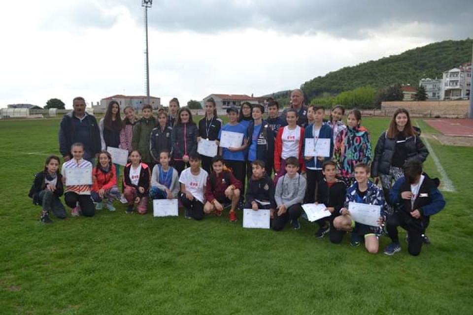 Ασημένιο μετάλλιο και πρόκριση για το παγκόσμιο στην Αμερική για το hip hop του ΦΙΛΙΠΠΟΥ Β.