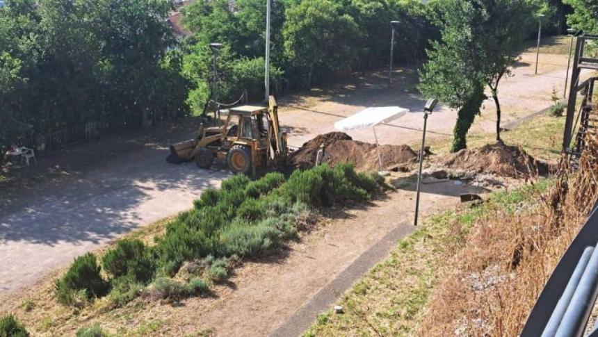 Θετικά τα πρώτα μηνύματα από τις αρχαιολογικές τομές για το πάρκινγκ κάτω από την Ελιά