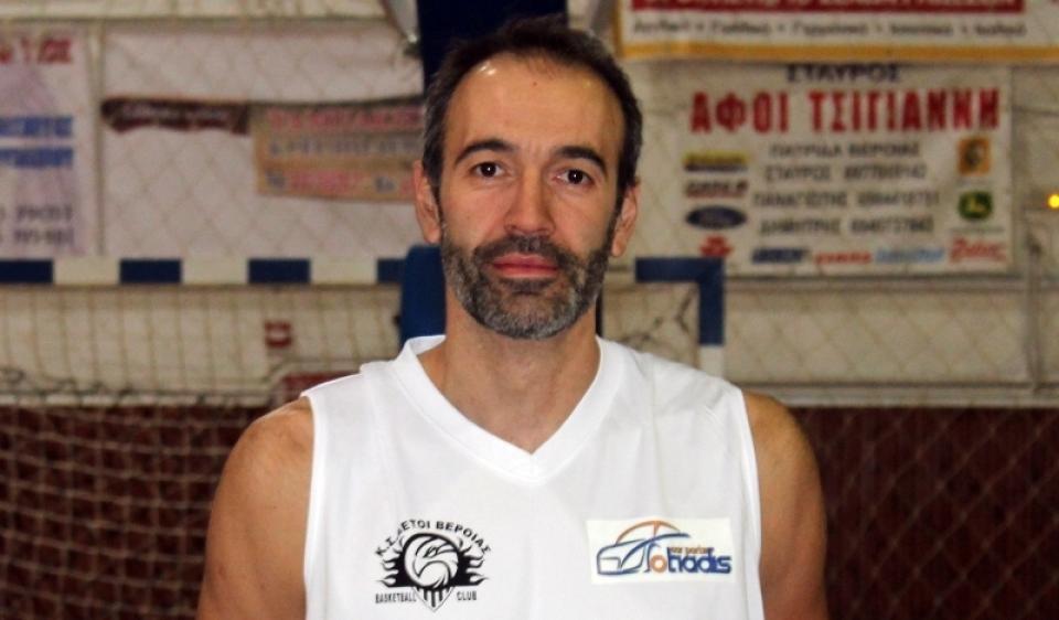 Παραμένει για τρίτη χρονιά στους Αετούς Β. ο Μάκης Ιωσηφίδης