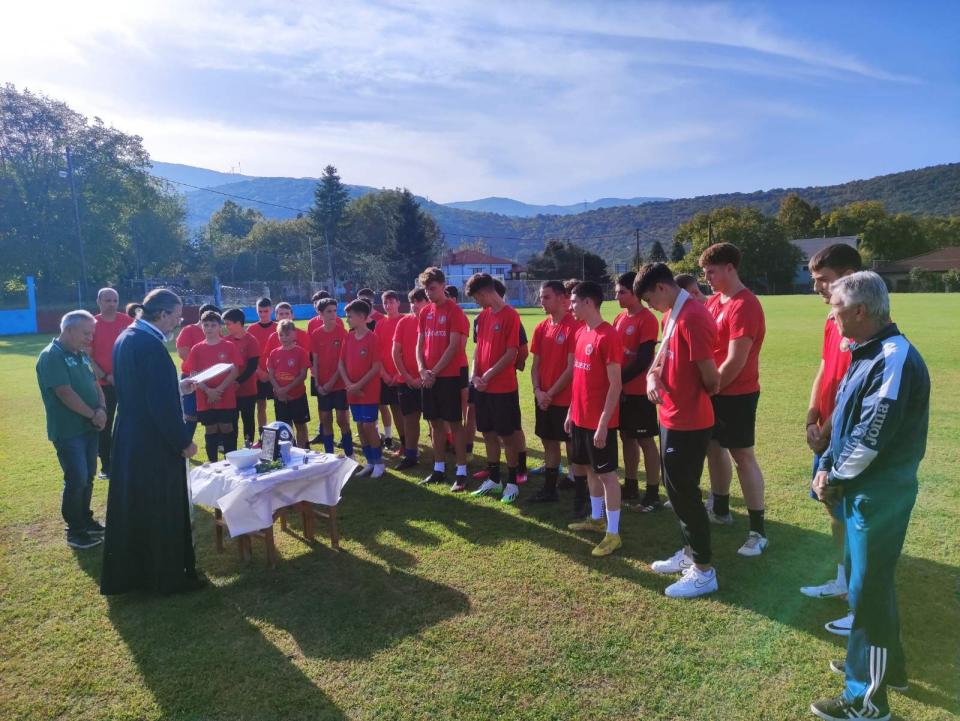 Αγιασμός των αγωνιστικών τμημάτων της Ακαδημίας Ποδοσφαίρου Βέροιας