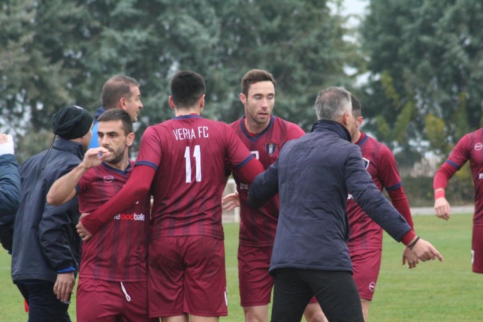 Η "Βασίλισσα" περνά στην αντεπίθεση