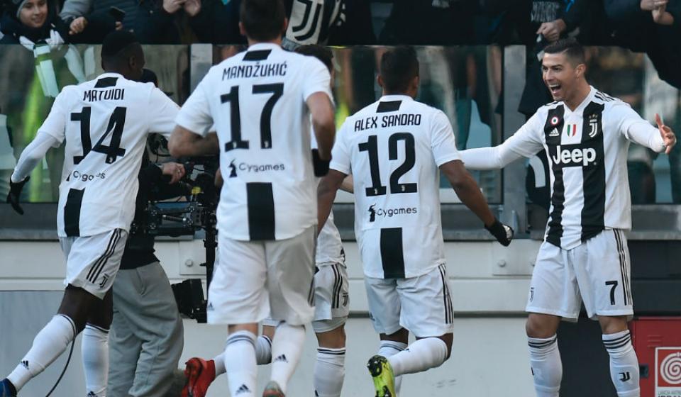 Η κυνικότητα της «Κυρίας» και η φόρμα των «Αγιών»!