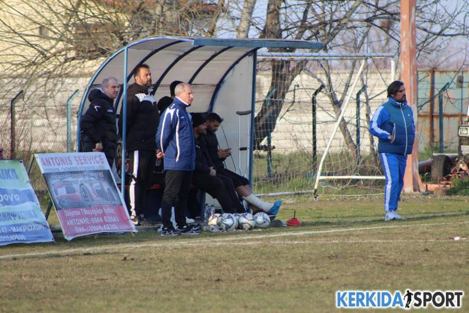 Παίκτης της Αγκαθιάς επιτέθηκε φραστικά στον προπονητή του Στ. Κωστογλίδη που παραιτήθηκε!