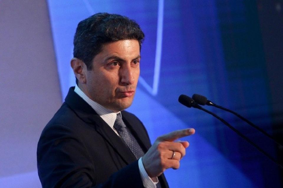 Αυγενάκης σε Γραμμένο: «Με ποια κριτήρια αποφασίστηκε η πρόταση αναδιάρθρωσης;»