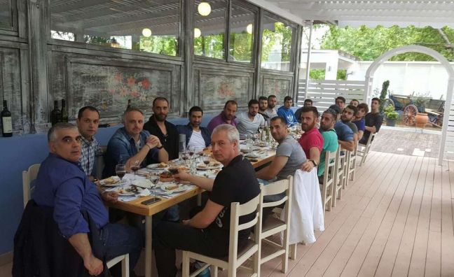 ΦΙΛΙΠΠΟΣ: Γεύμα στο «Μεϊντάνι»