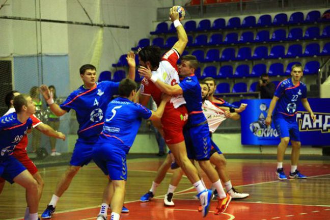 Με κατεβασμένα χέρια έχασε ο ΦΙΛΙΠΠΟΣ στην Πορτογαλία!