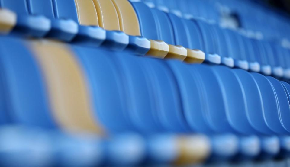 Με άδειες κερκίδες συνεχίζει η Super League!