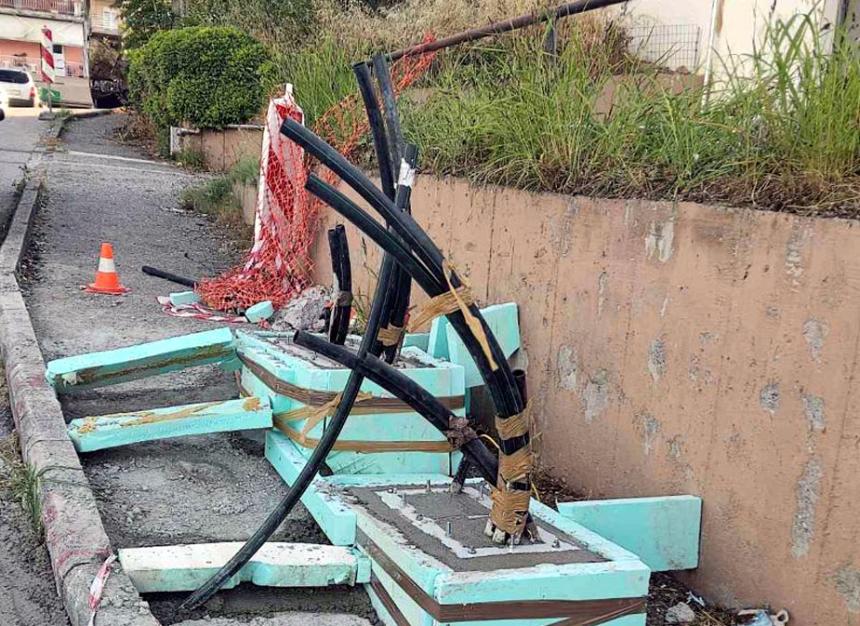 Πεζοδρόμια για τους πολίτες ή για τα κουβούκλια;