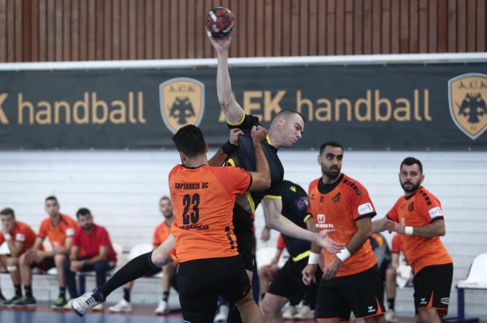 Ήττα του Ζαφειράκη στην Αθήνα από την ΑΕΚ