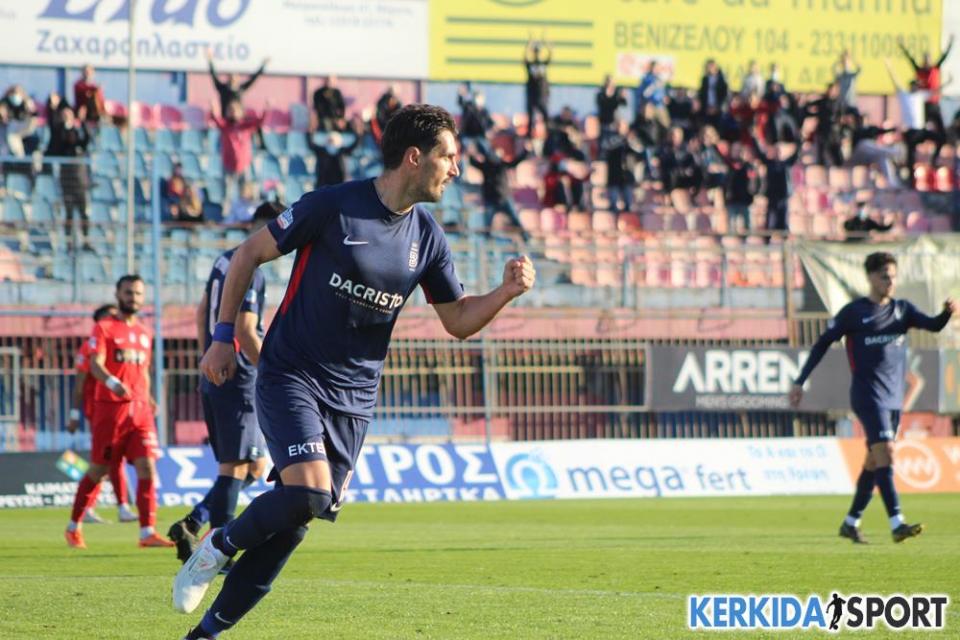 Φωτορεπορτάζ από την τριάρα της "Βασίλισσας" επί του Ολυμπιακού Βόλου