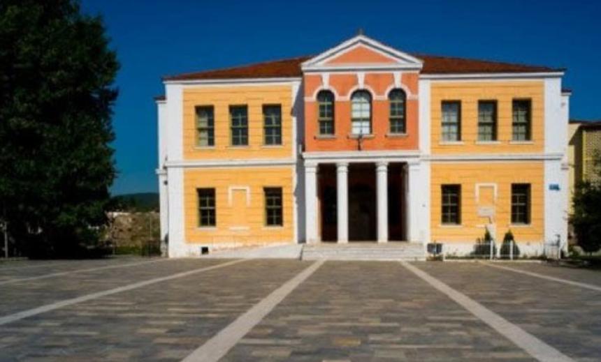 «Ναρκοπέδιο» το παλιό Δικαστικό Μέγαρο στην Πλατεία Ωρολογίου!