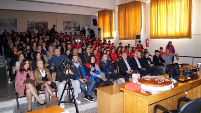 Έκοψε την πρωτοχρονιάτικη πίτα του ο Άθλος Αλεξάνδρειας