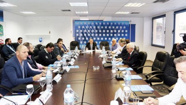 Ζήτημα αναδιάρθρωσης, υποβιβασμός για τέσσερις!