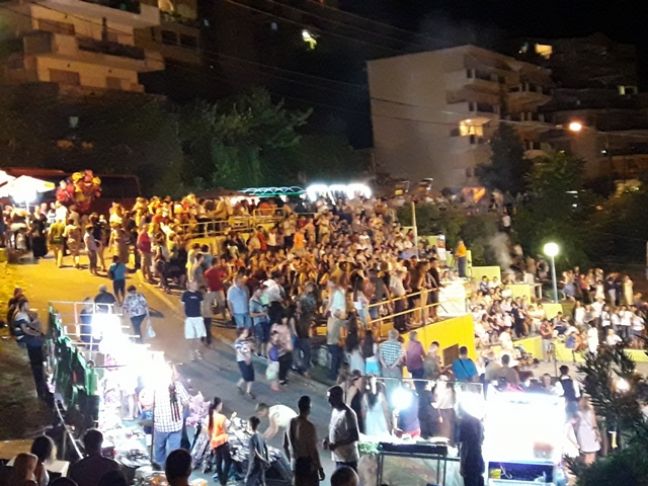 Κοσμοσυρροή στο πανηγύρι της Αγίας Παρασκευής στη Βέροια