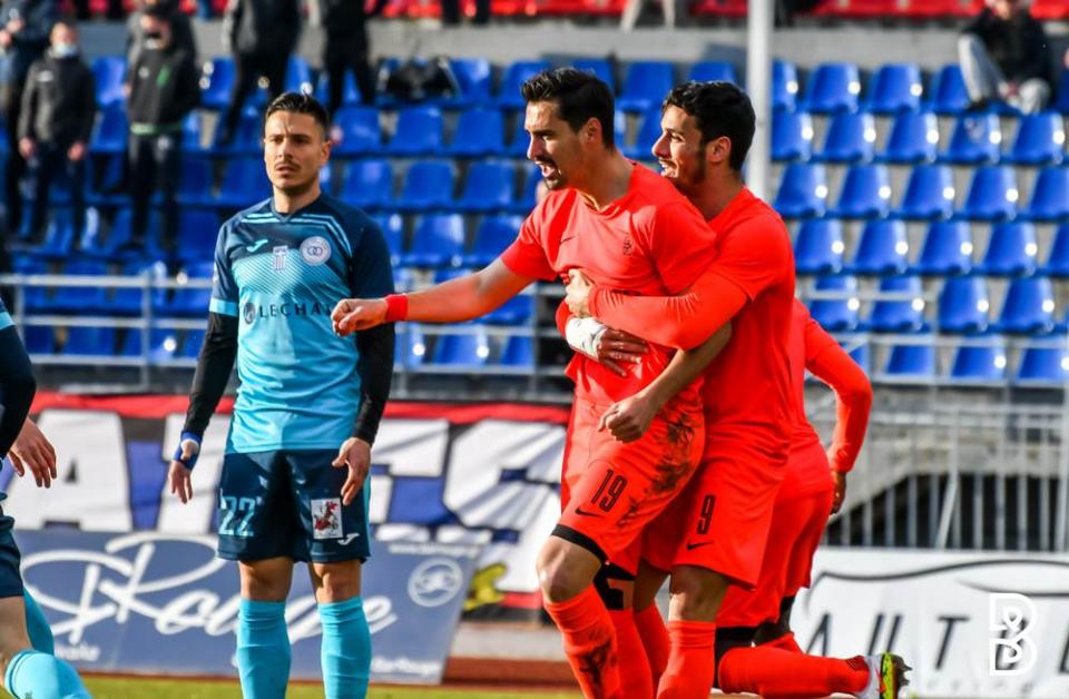 Σκοράρει κατά... ριπάς ο Γιάννης Πασάς!