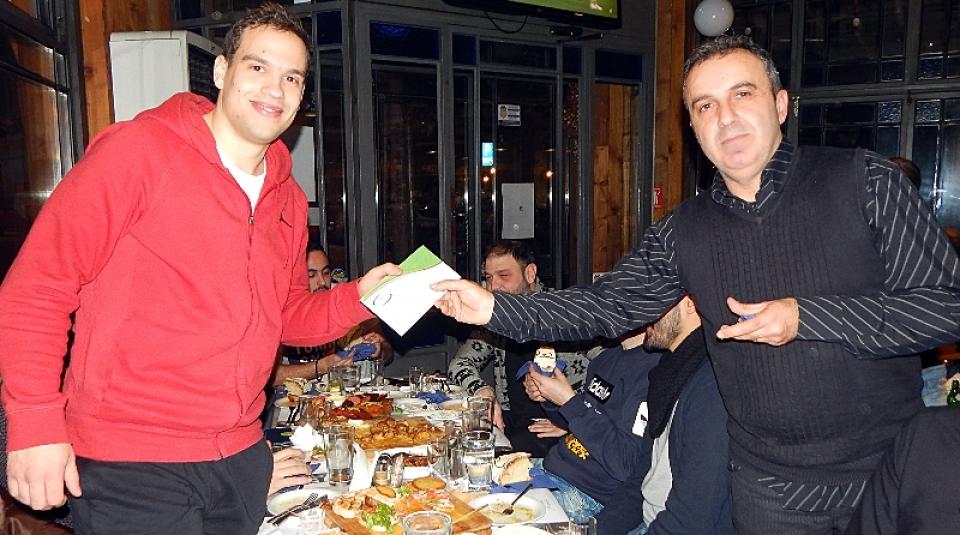 Η κοπή της πρωτοχρονιάτικης πίτας των Αετών Β.