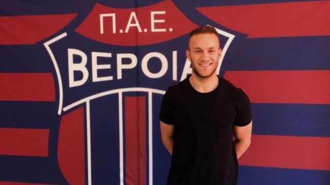 Τα βρόντηξε και έφυγε γιατί τον έκανε αλλαγή!!!