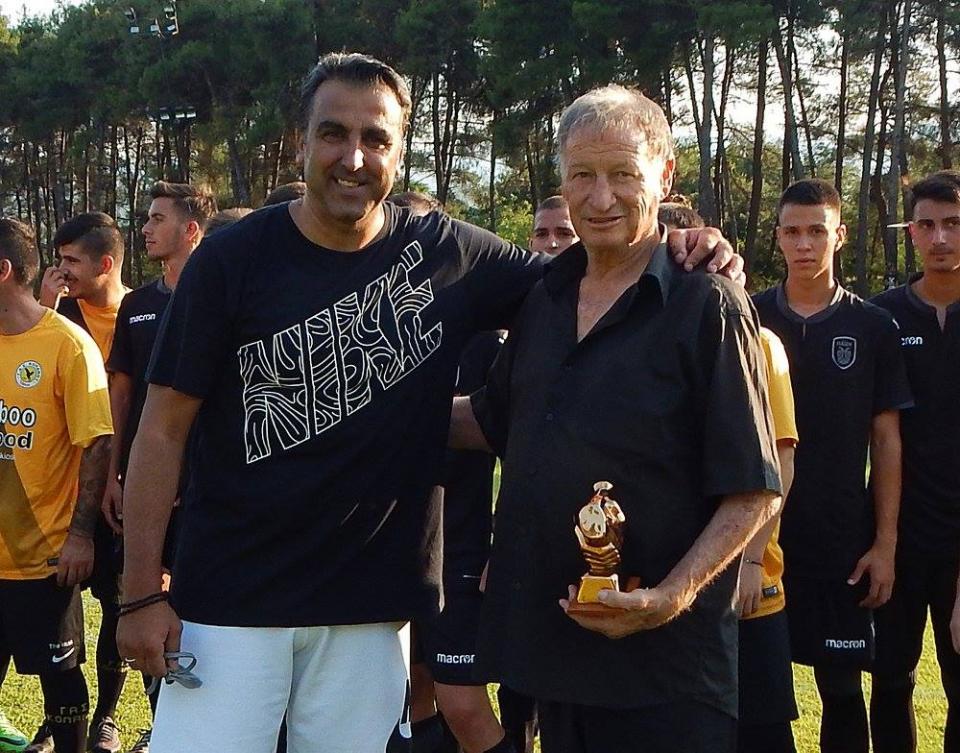 Ο Γ. Κουλακιώτης στον πάγκο της γυναικείας ομάδας της Αγ. Βαρβάρας