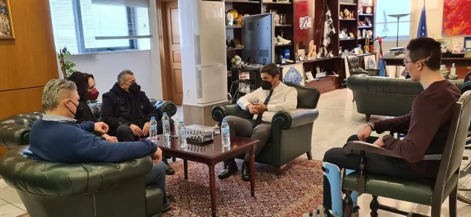 Στον υφυπουργό Αθλητισμού Λευτέρη Αυγενάκη ο Γιάννης Αβραμιδης