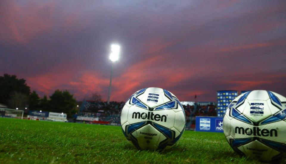 «Πράσινο» φως για κόσμο στα γήπεδα από την κυβέρνηση