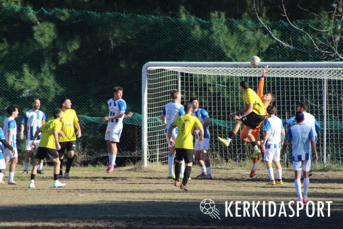 Κοπανός - Νάουσα 0-2: Πέρασε από δύσκολη έδρα και συνεχίζει την "προέλαση" (φωτο)