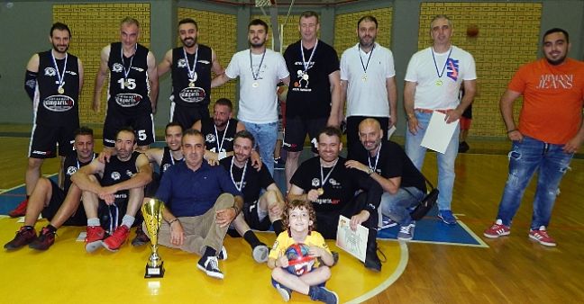 Η διοίκηση των Αετών Β. συγχαίρει προπονητή και παίκτες