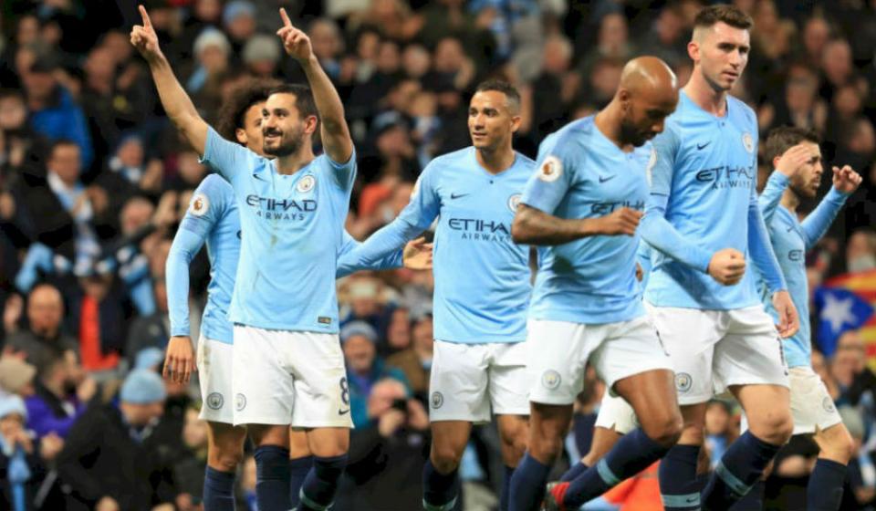 Όλοι σκοράρουν και μας πληρώνουν!