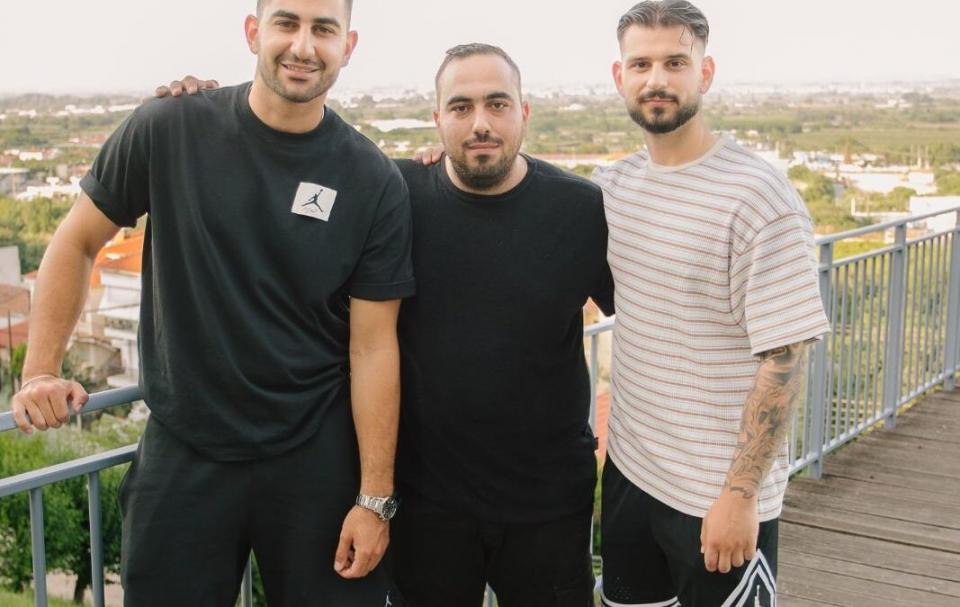 «Ασπρόμαυρος» ο Χάρης Σαχμπατιάν!