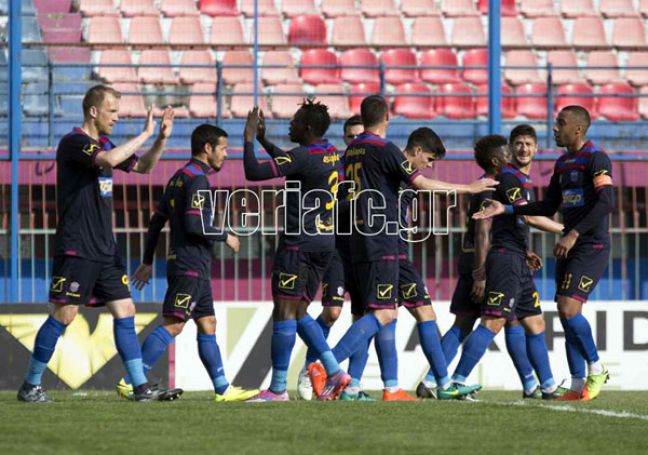 Δεν τα παρατάει η "Βασίλισσα", 3-0 τον ΠΑΣ!